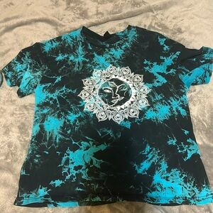 Women’s short tye die
